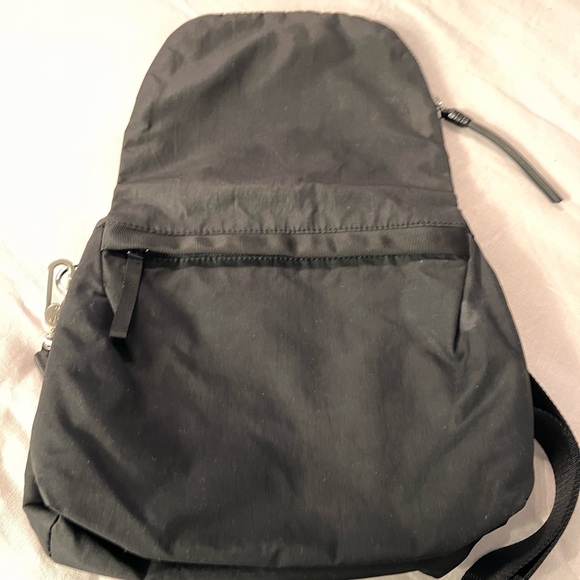 Lululemon Black Crossbody Bag - Picture 13 of 15